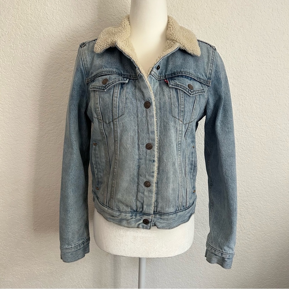 Levi’s Denim Sherpa Jacket Blue Jeans Like New Trucker Jacket